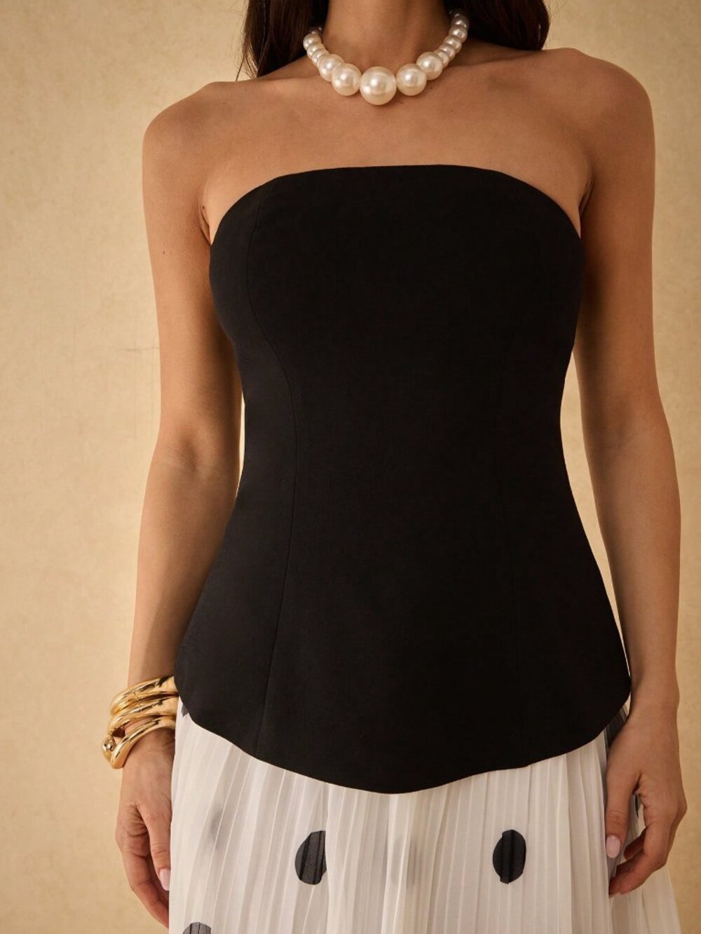 Black Polka Dot Women's Top & Pleated Skirt Two-Piece Set - Picture 7 of 7